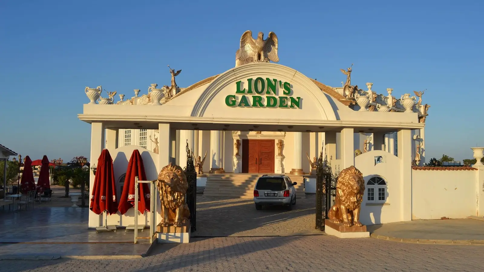 Lions Garden Kyrenia nightclub